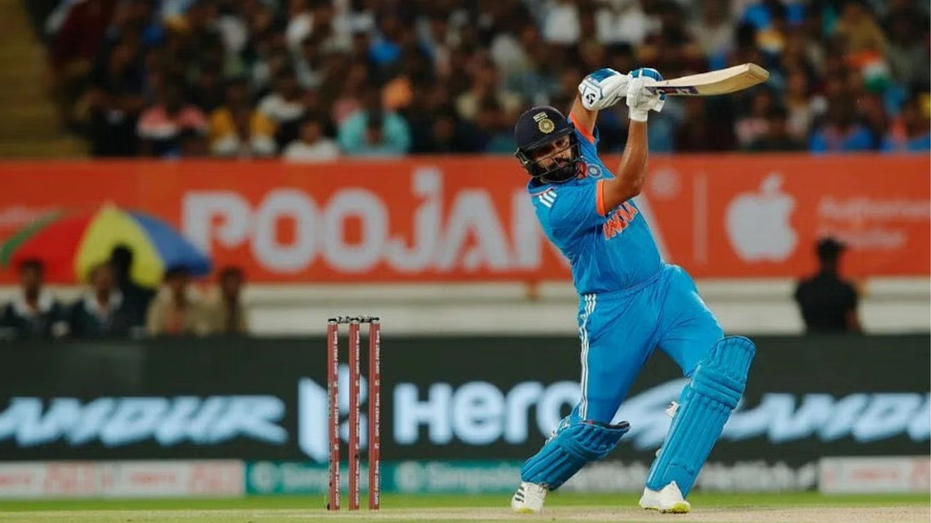 Rohit Sharma ने ऐसे शॉट पर 6 की जगह 8 और 10 रन देने की मांग की