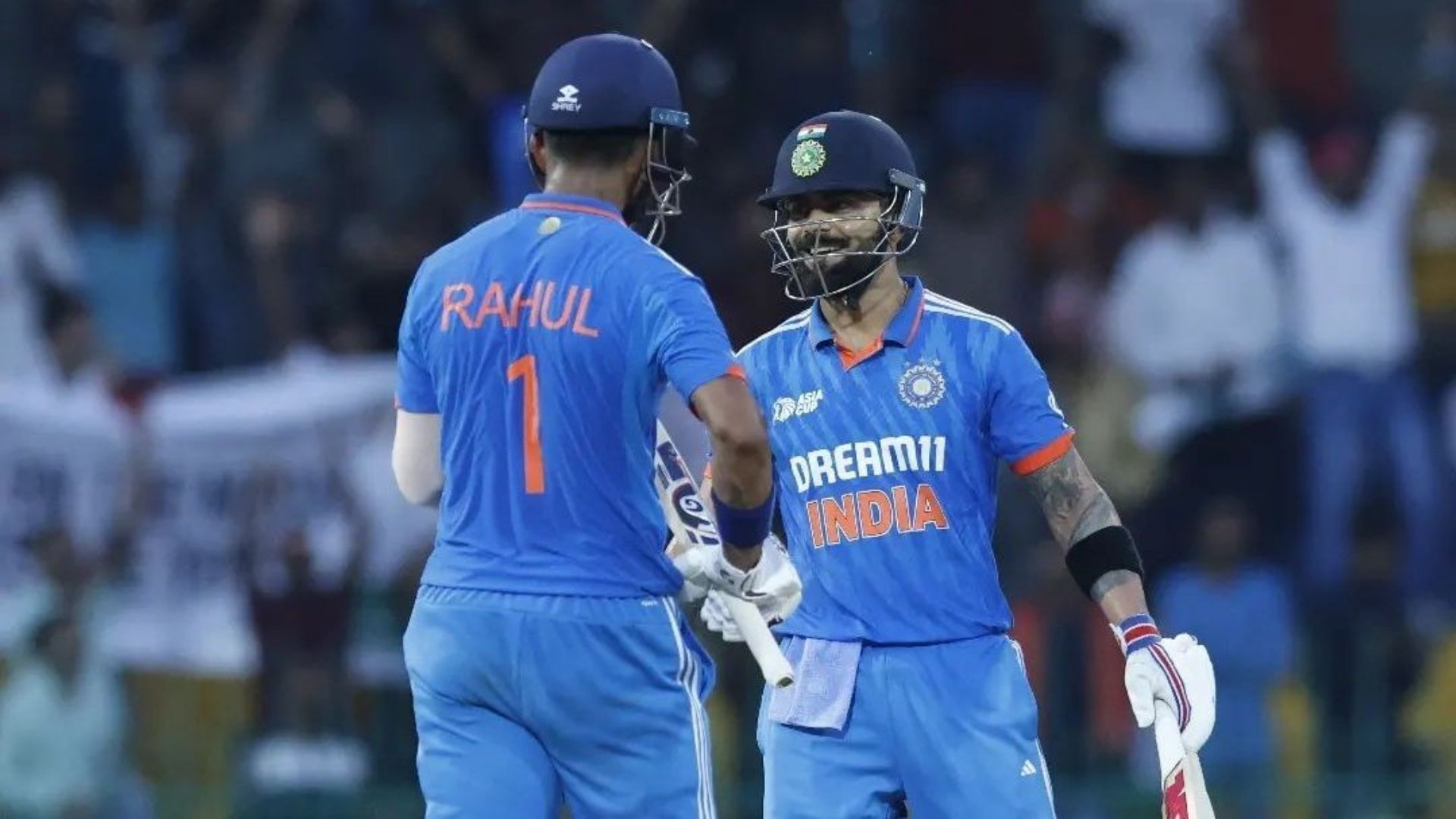 IND vs AUS: KL Rahul और Virat Kohli के सामने ऑस्ट्रेलिया ने टेके घुटने, 6 विकेट से जीता भारत