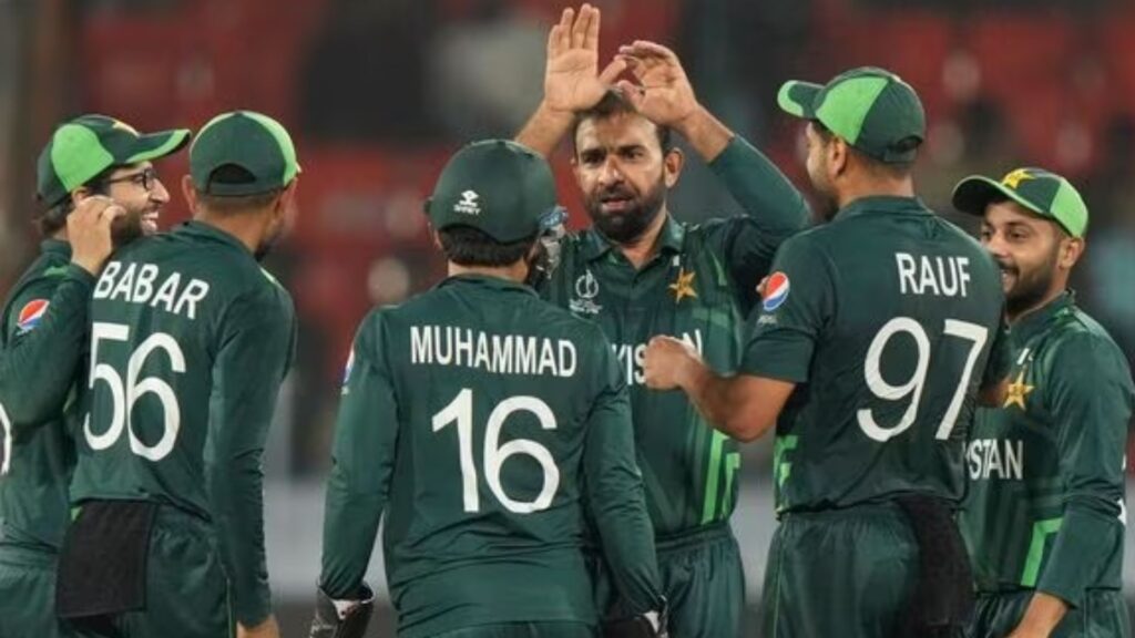 PAK vs NED: नीदरलैंड पर जीत के बाद भी पाकिस्तान की मुश्किलें कम नहीं हुई हैं