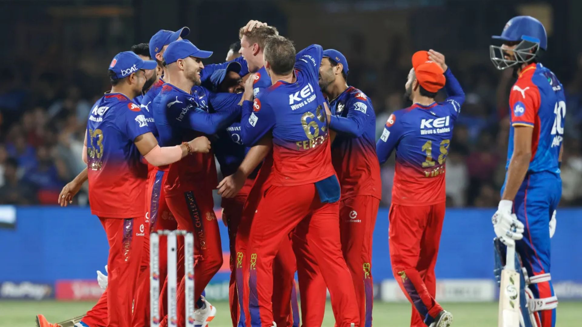 RCB vs DC: आरसीबी की लगातार 5 वीं जीत, 40 रन से हारी दिल्ली कैपिटल्स