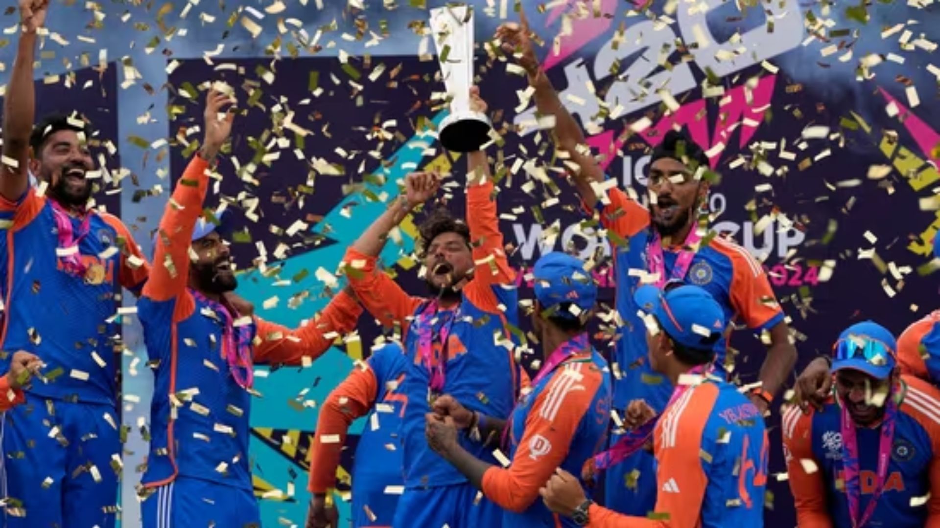 IND vs SA Final: साउथ अफ्रीका हराकर भारत बना विश्व चैंपियन, 13 बाद पूरा हुआ विश्व कप जीतने का सपना
